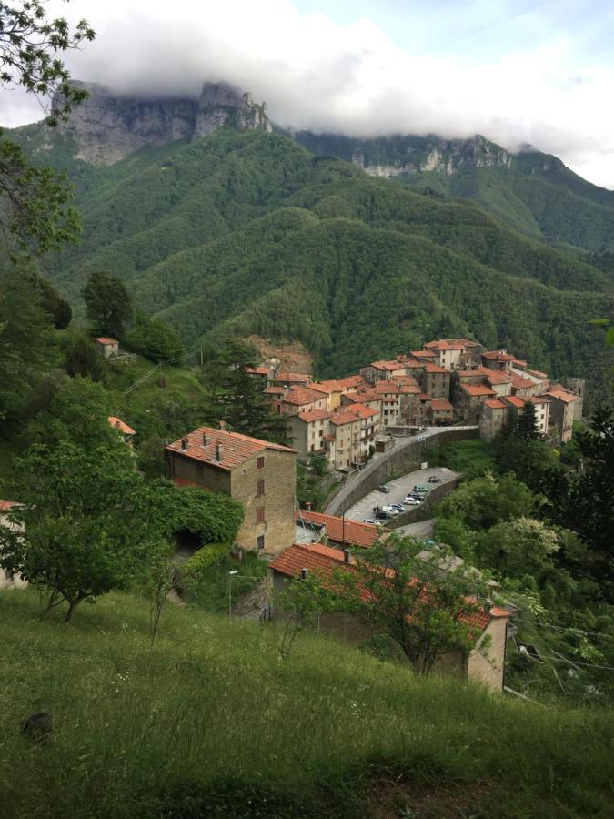 Pania Forata Hostel Stazzema Exteriör bild